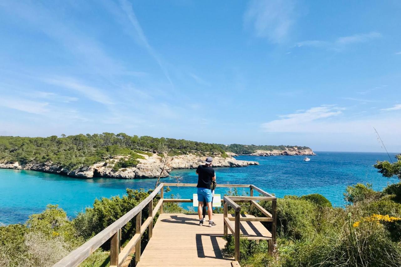 Hostal Cala Llombards Екстериор снимка