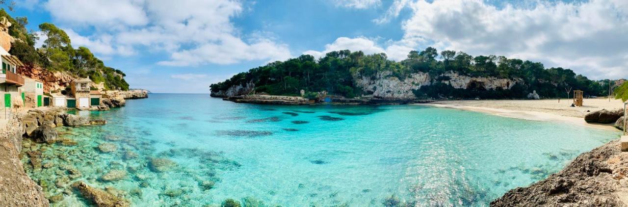 Hostal Cala Llombards Екстериор снимка