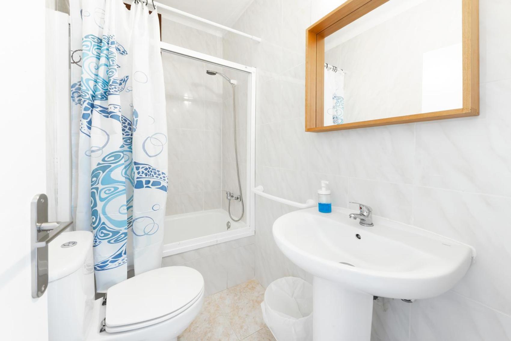 Hostal Cala Llombards Екстериор снимка