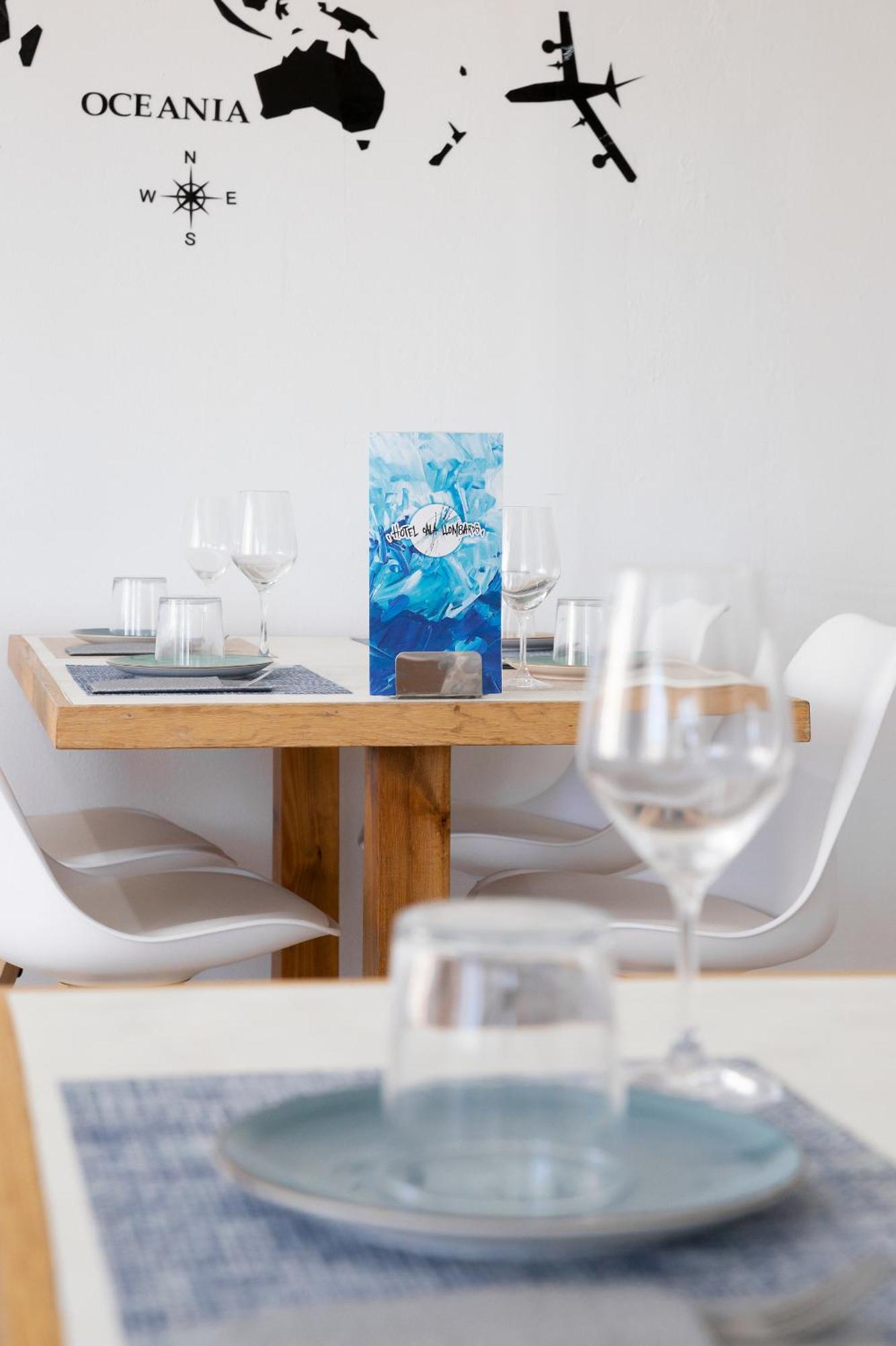 Hostal Cala Llombards Екстериор снимка