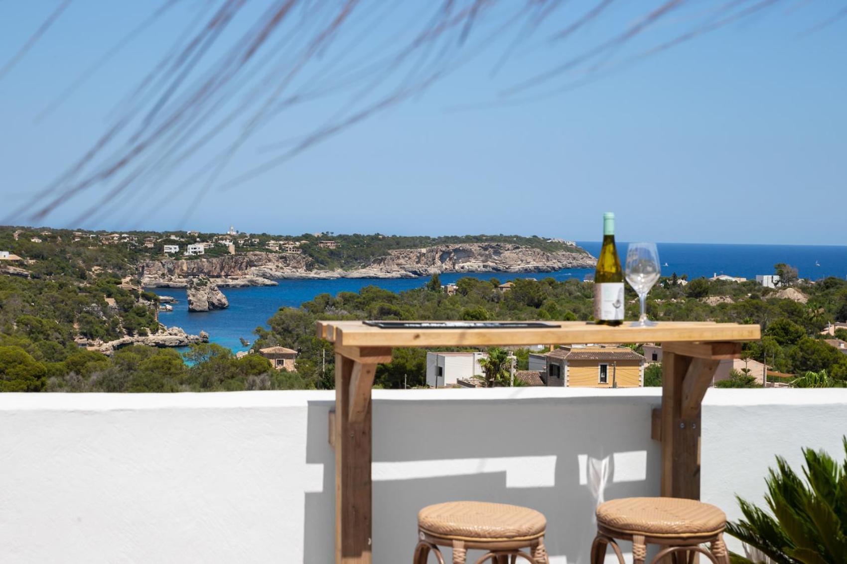 Hostal Cala Llombards Екстериор снимка