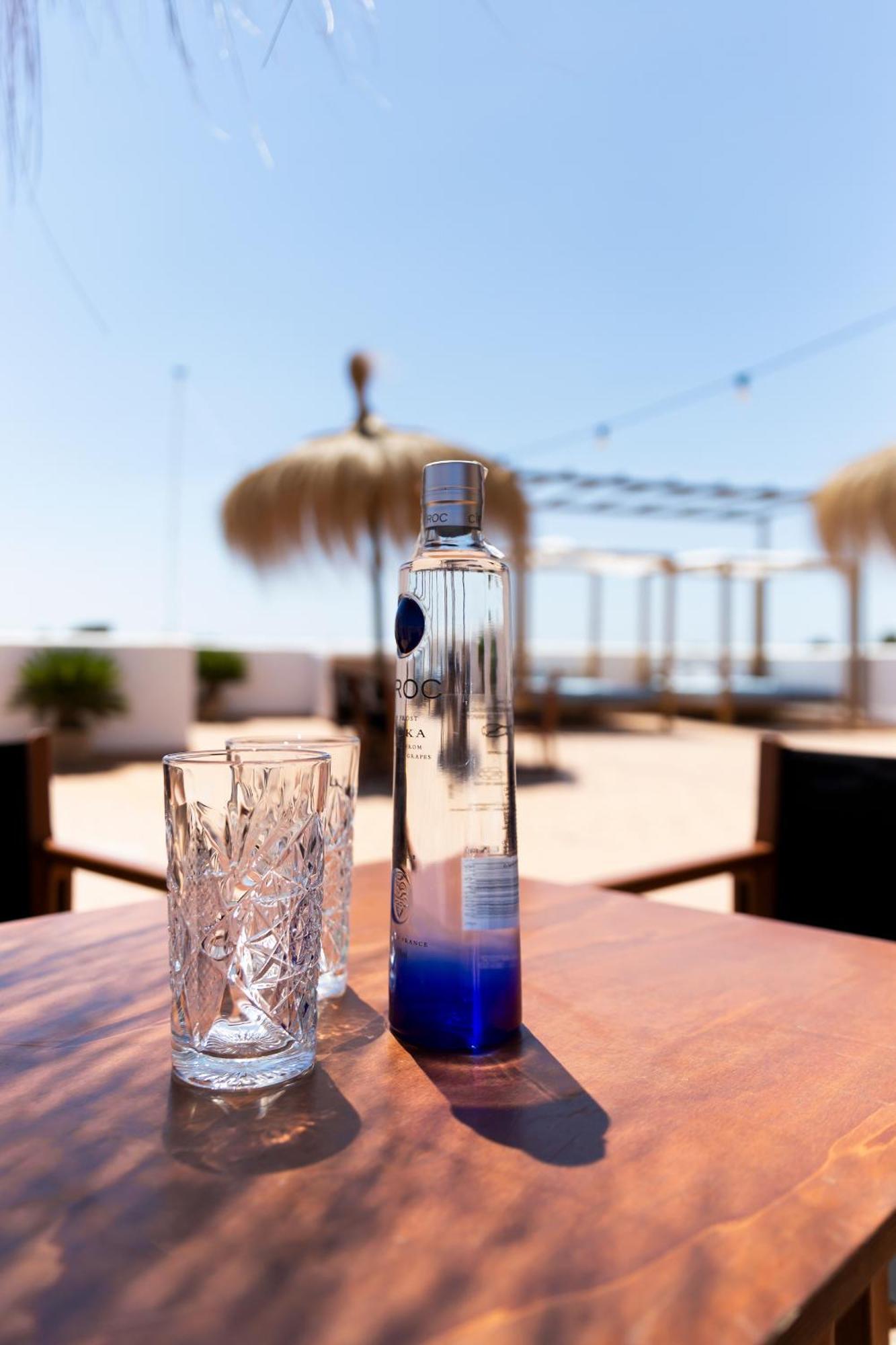 Hostal Cala Llombards Екстериор снимка