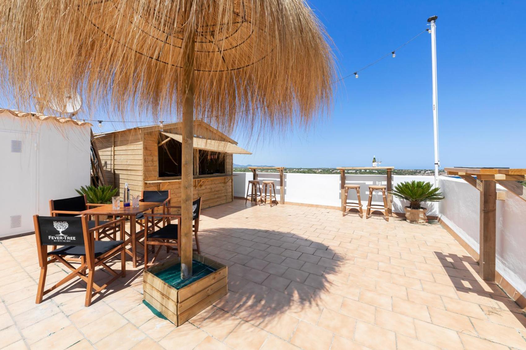 Hostal Cala Llombards Екстериор снимка