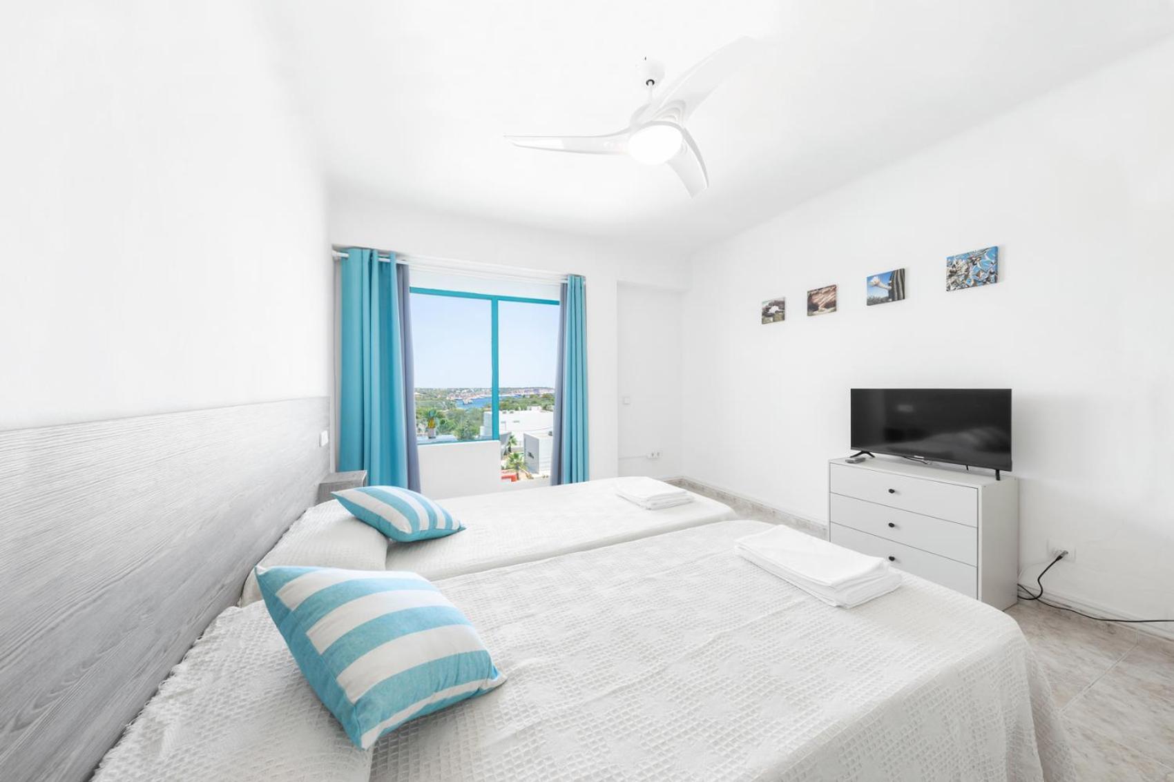 Hostal Cala Llombards Екстериор снимка