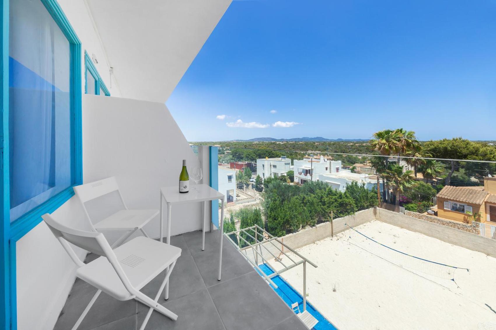Hostal Cala Llombards Екстериор снимка