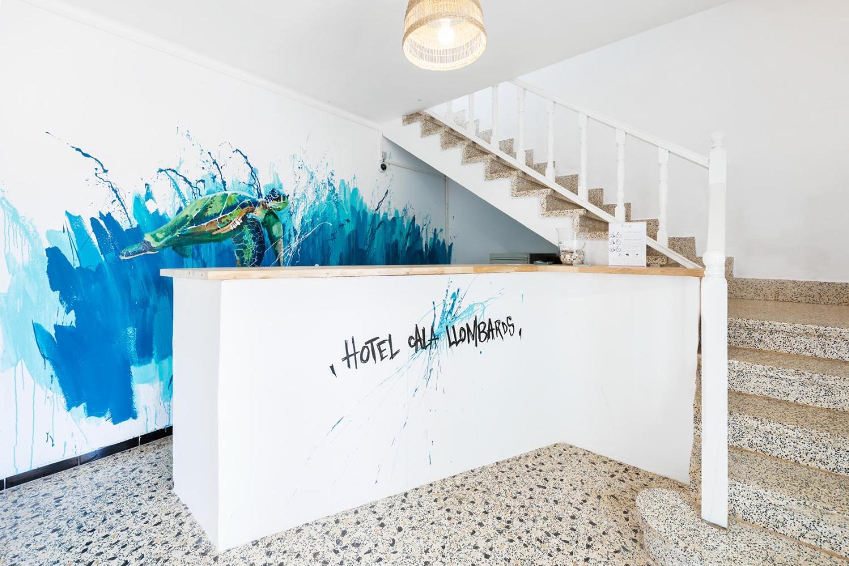 Hostal Cala Llombards Екстериор снимка