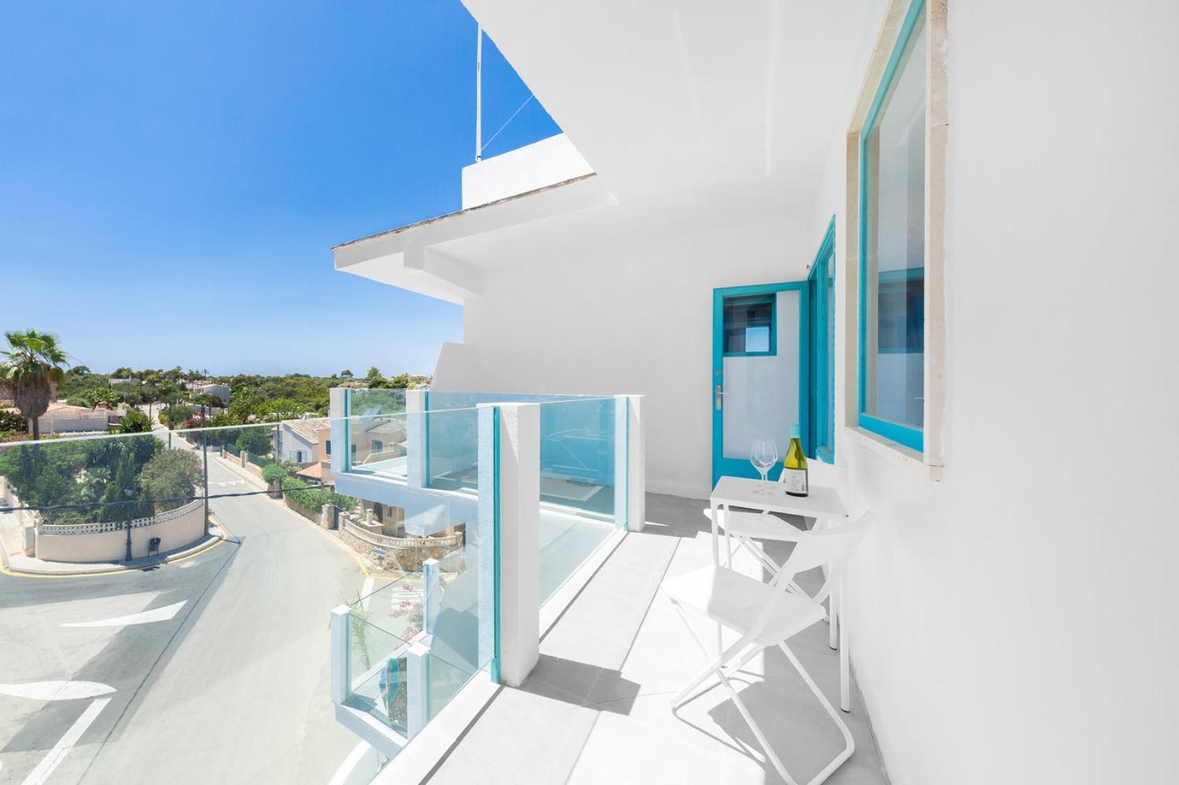 Hostal Cala Llombards Екстериор снимка