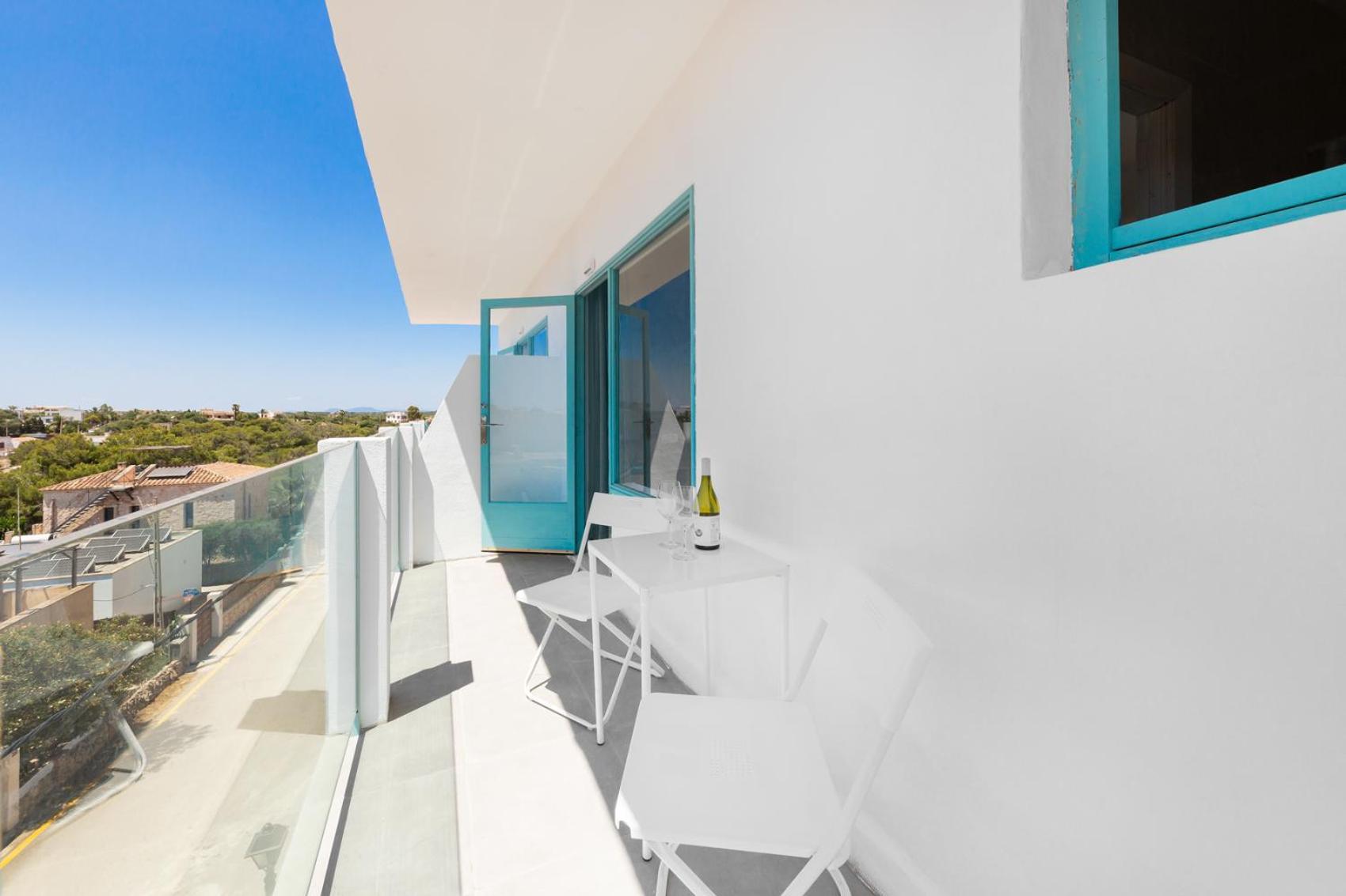 Hostal Cala Llombards Екстериор снимка