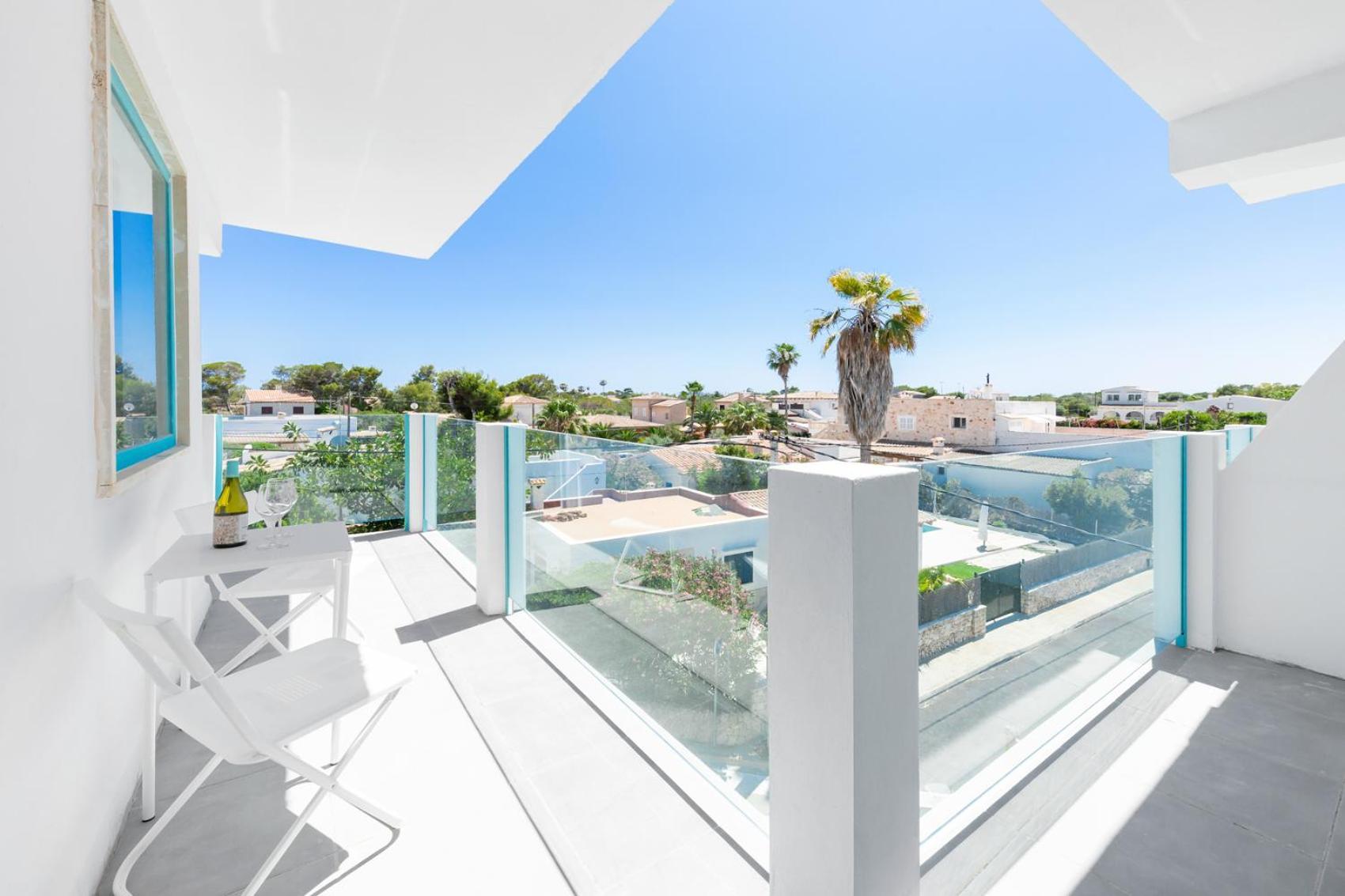 Hostal Cala Llombards Екстериор снимка