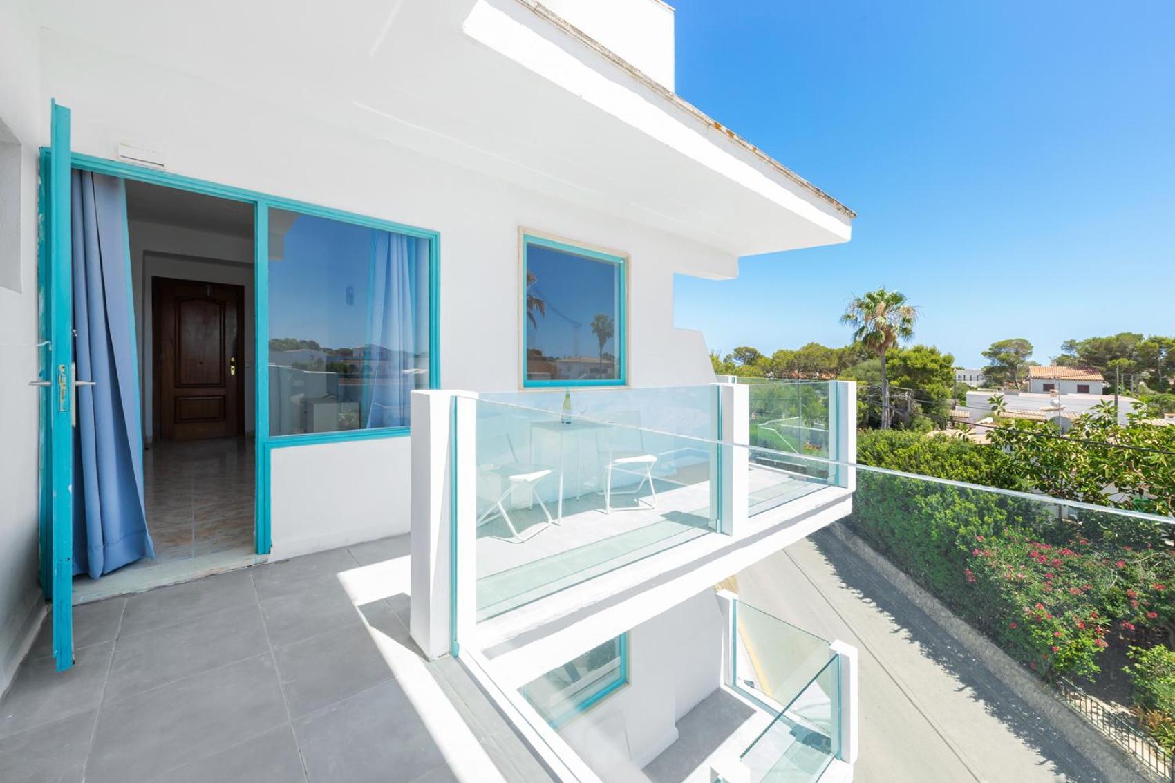 Hostal Cala Llombards Екстериор снимка